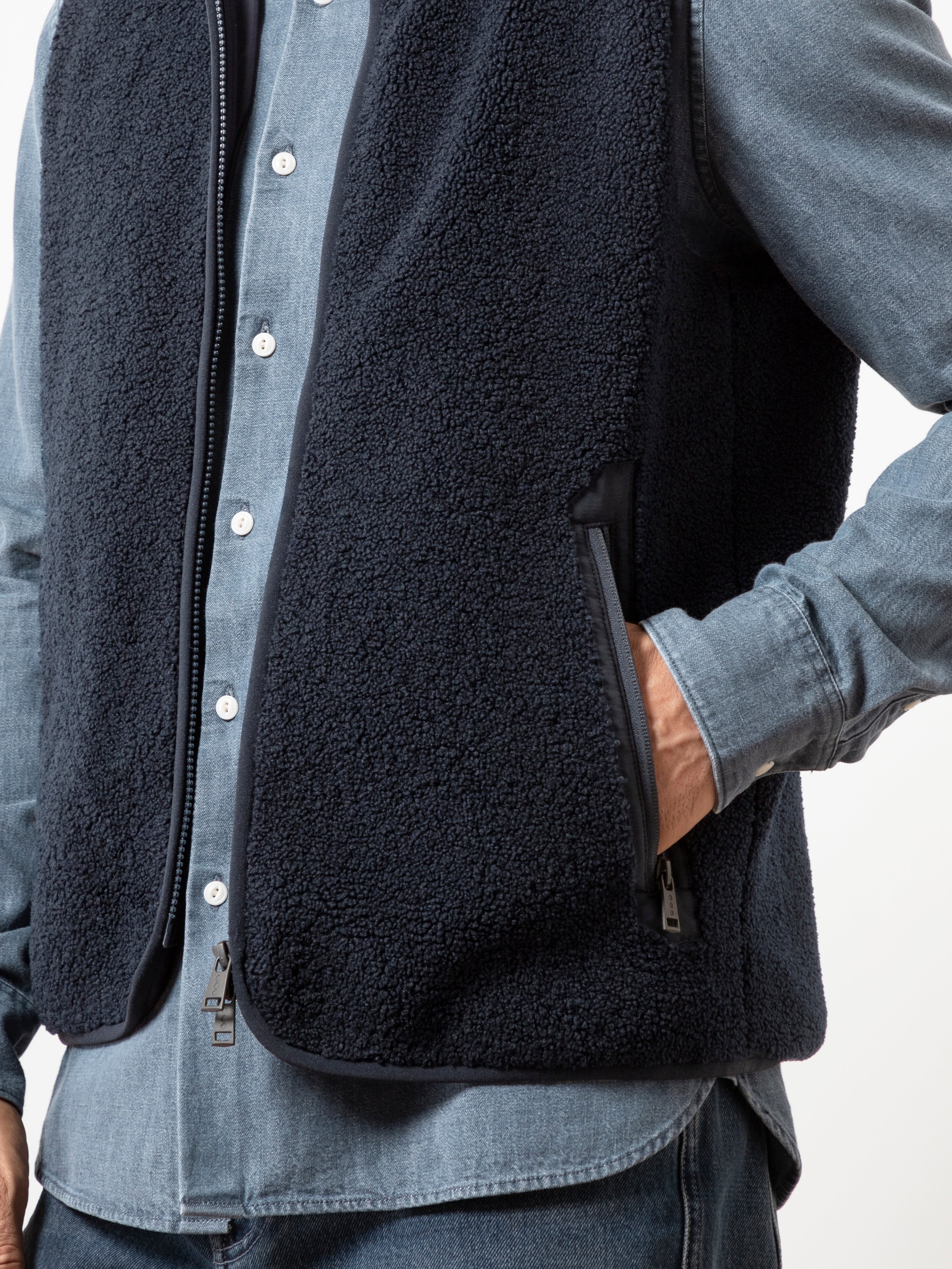 Thompson Sherpa Vest - Image 4